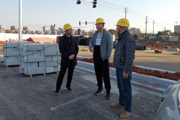 1609496105621781.jpg 南昌市政建設(shè)黨委副書(shū)記總經(jīng)理王海龍到洛陽(yáng)東路綜合改造工程指導(dǎo)工作600400p1.jpg