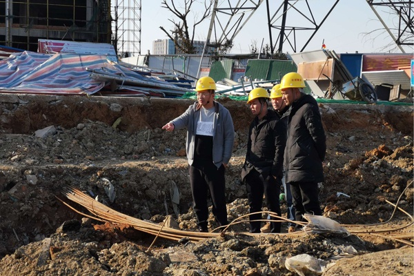 1609496122639123.jpg 南昌市政建設(shè)黨委副書(shū)記總經(jīng)理王海龍到洛陽(yáng)東路綜合改造工程指導(dǎo)工作600400P7.jpg