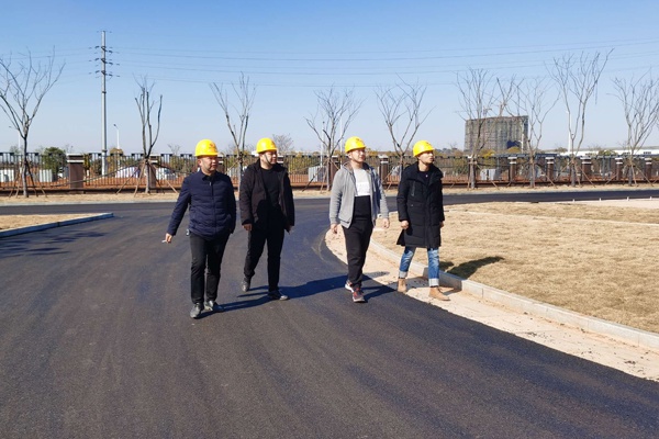 1609497008486523.jpg 南昌市政建設(shè)黨委副書記總經(jīng)理王海龍到進(jìn)賢縣基礎(chǔ)教育提升改造工程項(xiàng)目指導(dǎo)工作600400P3.jpg