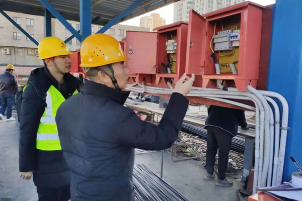 1610097770372068.jpg 南昌市政建設(shè)桃花南路安置房項(xiàng)目冬季施工安全專(zhuān)項(xiàng)檢查6004006.jpg