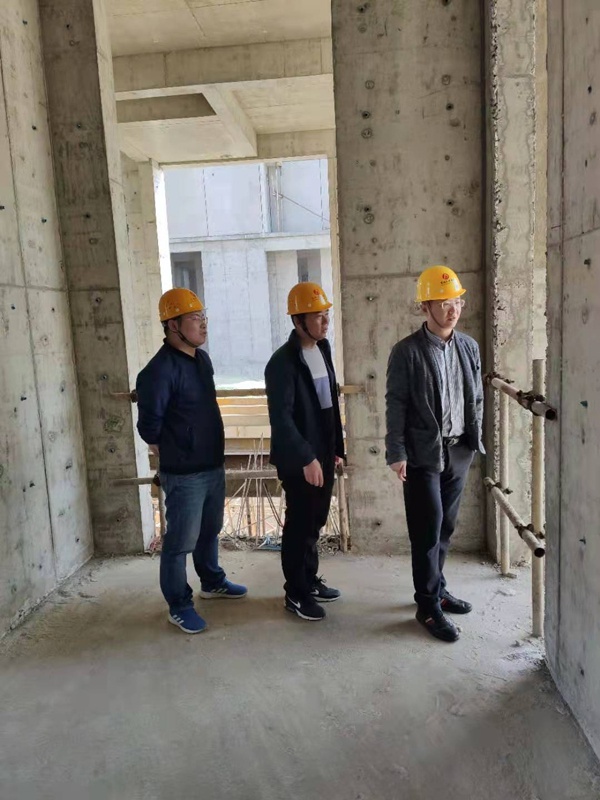 1616662923635495.jpg 南昌市政建設(shè)王海龍到桃花南路安置房建設(shè)項(xiàng)目檢查指導(dǎo)6002.jpg