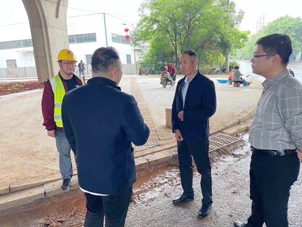 1619579196260939.jpg 張世東前往市政建設(shè)斗南路提升改造工程項(xiàng)目檢查指導(dǎo)工作6001.jpg