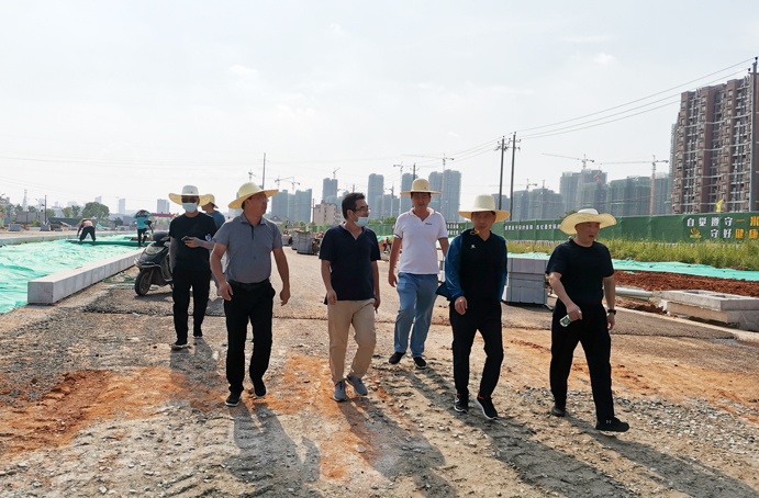 1627876254935963.jpg 南昌市政公用集團(tuán)萬(wàn)義輝蒞臨廣州路東延工程項(xiàng)目檢查指導(dǎo)6912.jpg