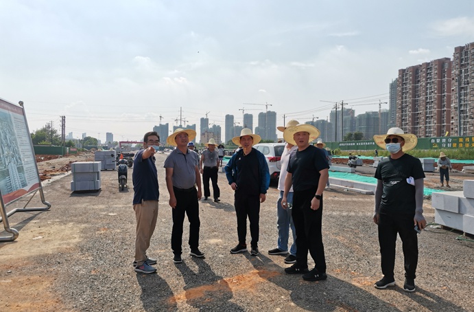 1627876263803457.jpg 南昌市政公用集團(tuán)萬(wàn)義輝蒞臨廣州路東延工程項(xiàng)目檢查指導(dǎo)6911.jpg