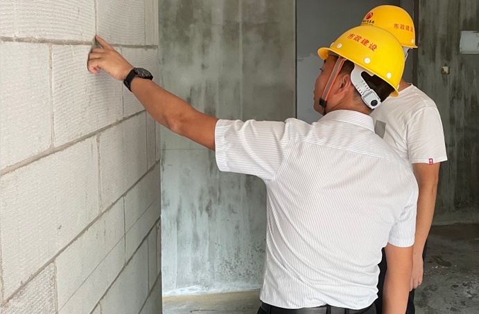 1629944783705963.jpg 黎德義前往桃花南路安置房建設(shè)項目檢查指導6911.jpg