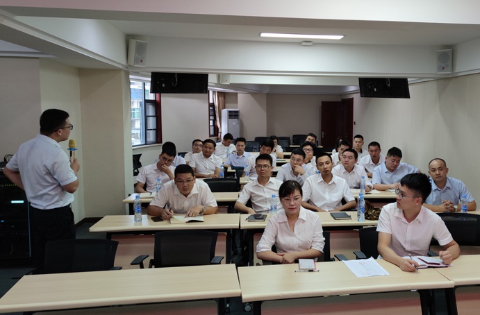 1630547383227083.jpg 南昌市政建設(shè)集團(tuán)2021年新員工入職培訓(xùn)6912.jpg