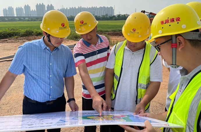 1631242508685888.jpg 南昌市政建設(shè)集團(tuán)付海華前往南昌縣片區(qū)項目檢查6912.jpg