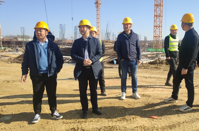 1638497894649028.jpg 付海華前往天祥安置房及秦坊棚戶區(qū)改造項目檢查指導(dǎo)691.jpg