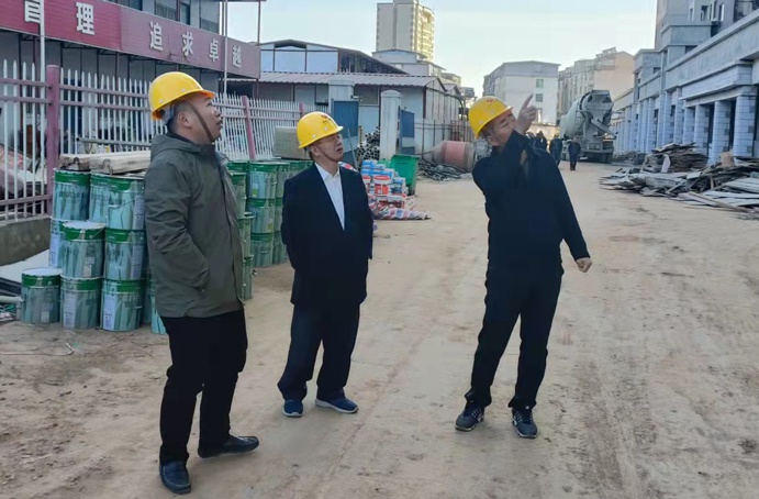 1638498793804599.jpg 肖長(zhǎng)華前往桃花南路安置房項(xiàng)目督查指導(dǎo)安全生產(chǎn)691.jpg