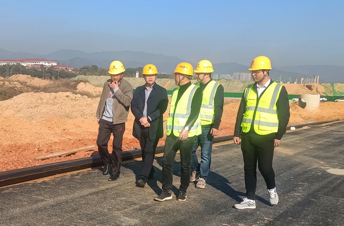 1639097325583267.jpg 南昌市政建設(shè)集團(tuán)付海華前往市政公用城周邊市政道路工程檢查指導(dǎo)691.jpg