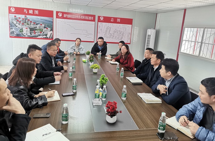 1641873359286218.jpg 南昌市政建設(shè)集團(tuán)泉邦產(chǎn)業(yè)園項(xiàng)目部組織召開現(xiàn)場碰頭會(huì)691.jpg