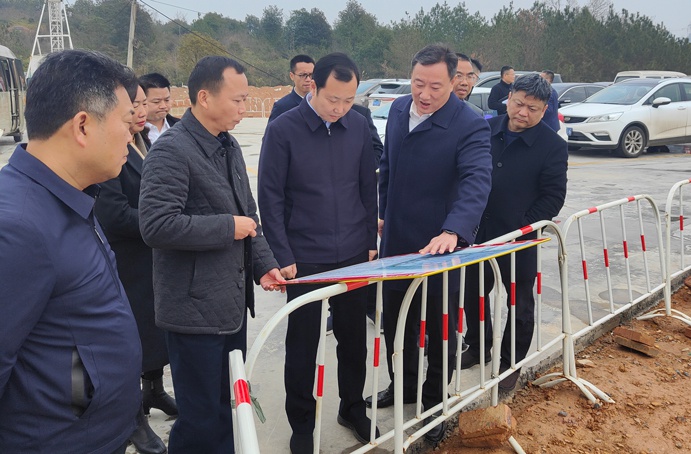 1643425217577355.jpg 新建區(qū)委書記王瑋到綠色建材科技產(chǎn)業(yè)園調(diào)研項目推進(jìn)情況691.jpg