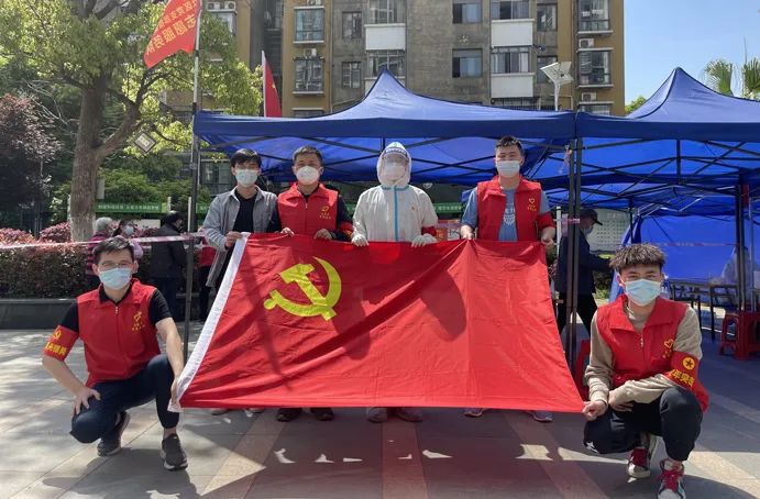 1649900460255311.jpg 市政建設再出發(fā) 助力社區(qū)核酸檢測6910.jpg