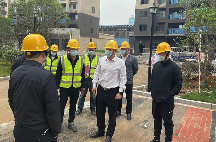 徐旭帶隊深入項目督導(dǎo)假期疫情防控、安全生產(chǎn)工作，看望慰問一線職工02.jpg
