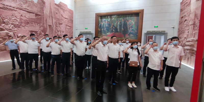 南昌市政建設(shè)集團(tuán)開展“迎七一”系列活動(dòng)暨不忘初心廣場啟用儀式 南昌市政建設(shè)集團(tuán)開展“迎七一”系列活動(dòng)暨不忘初心廣場啟用儀式