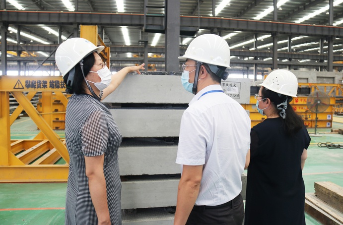 南昌市發(fā)改委副主任鐘雷英到市政遠大公司調(diào)研裝配式建筑 南昌市發(fā)改委副主任鐘雷英到市政遠大公司調(diào)研裝配式建筑