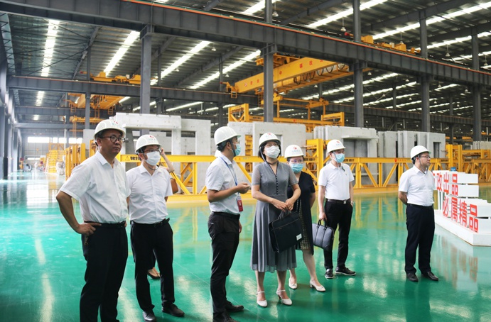 南昌市發(fā)改委副主任鐘雷英到市政遠大公司調(diào)研裝配式建筑 南昌市發(fā)改委副主任鐘雷英到市政遠大公司調(diào)研裝配式建筑