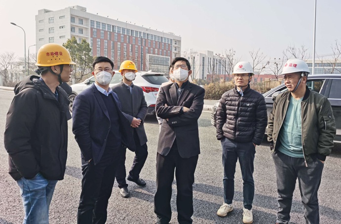 市政公用集團(tuán)副總經(jīng)理柯斌來(lái)到S49楓生快速路北段提升改造工程檢查指導(dǎo) 市政公用集團(tuán)副總經(jīng)理柯斌來(lái)到S49楓生快速路北段提升改造工程檢查指導(dǎo)
