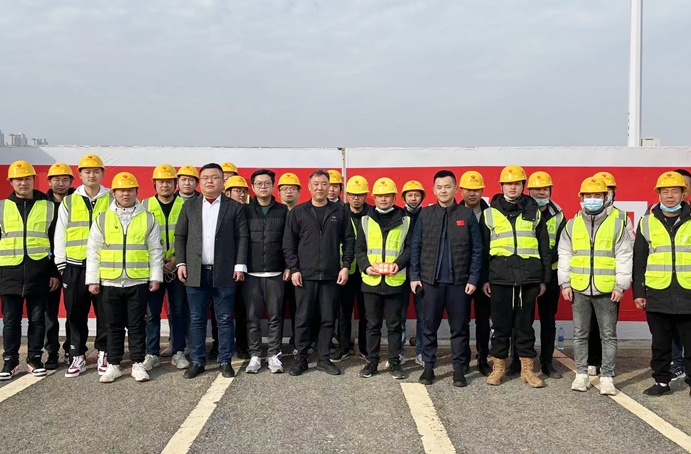 徐旭深入春節(jié)不停工項目開展春節(jié)慰問 徐旭深入春節(jié)不停工項目開展春節(jié)慰問