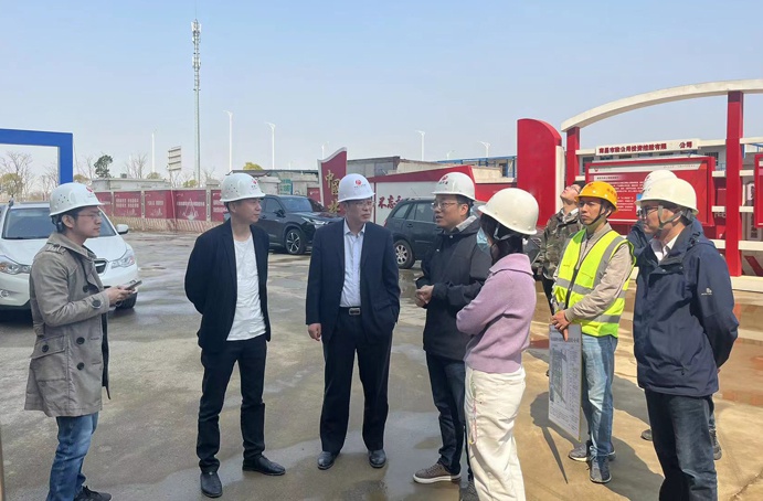 市政公用集團(tuán)劉順保到朱橋東路項(xiàng)目、昌東三路項(xiàng)目、秦坊安置房項(xiàng)目調(diào)研