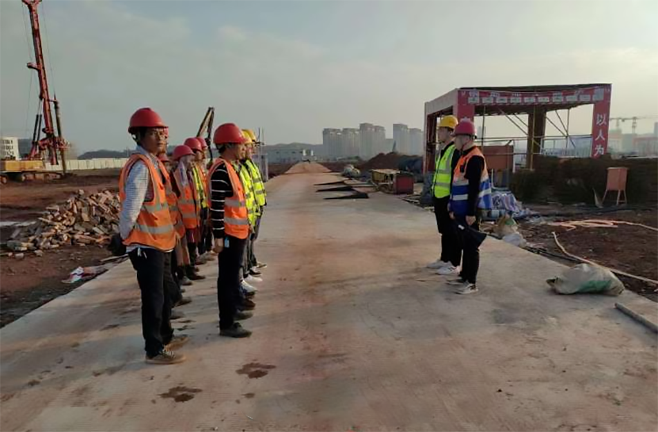 公司各在建項(xiàng)目于1月15日組織開(kāi)展專項(xiàng)班前安全早會(huì) 公司各在建項(xiàng)目于1月15日組織開(kāi)展專項(xiàng)班前安全早會(huì)