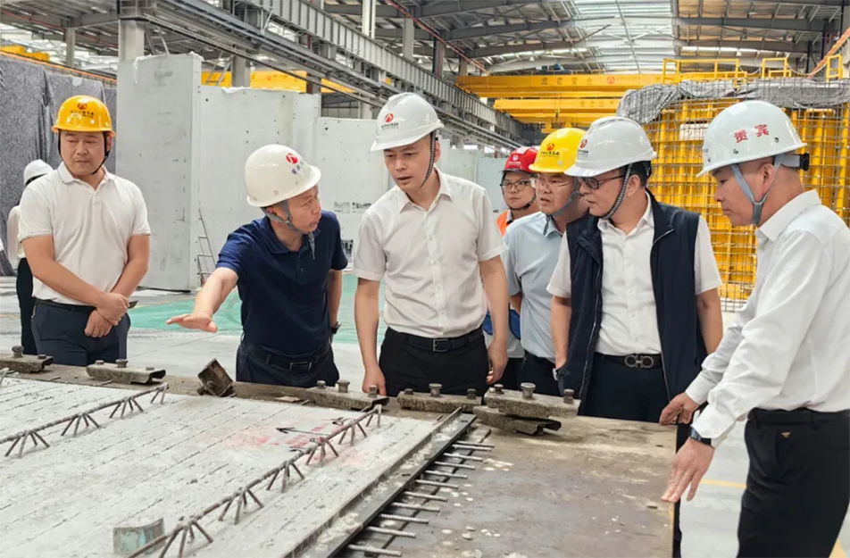 葛威敏到綠色產業(yè)園、新建區(qū)人民醫(yī)院二部項目調研